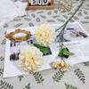 Decoración para sala de estar, fragancia oscura dalihua de 3 cabezas, crisantemo de bola pequeña, fondo principal de salón de bodas, área de bienvenida, arreglo floral