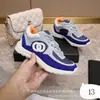 Tênis Colorblock de Couro com Cadarço Estilo Chanel 2023 Novo Estilo Tênis de Corrida em Lona para Casal Aumento de Altura Tênis para Yoga Versátil