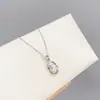 Nova corrente de clavícula feminina 2023 com microincrustação de zircônia em algarismos romanos, design de temperamento de nicho, joias para atacado