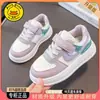 Zapatos deportivos casuales antideslizantes de suela gruesa para niños, zapatos de cuero resistentes a la suciedad e impermeables para niños, disponibles para envío inmediato y dropshipping
