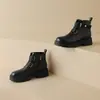 Botas Novas Botas Martin Retro Baixas Comércio Exterior Botas Femininas Outono e Inverno Botas de Motocicleta Botas Romanas Fivela de Cinto Europeia e Americana Cano Curto com Algodão