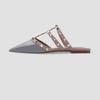 Sapatos Slip-On Preguiçosos para Mulheres 2026 Tendência Studded Bico Fino Couro Patente Fechado Rasteirinhas Studded Sapatos de Trabalho para Mulheres