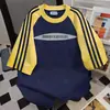 Camiseta de Manga Corta con Retazos de Tres Rayas Estilo Nuevo Verano 2026 Marca de Moda Diseño con Estampado de Letras Top Oversize