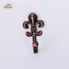 Venta al por mayor de fábrica Gancho de flor de hierro estilo europeo Jane Gancho para cortina Accesorios para cortinas Gancho para abrigos de dormitorio Gancho para pared de cortina