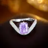 Anillo de Onda de Zirconia Micro-Pavimentada de Gama Alta para Mujer con Apertura Ajustable, Lujo Ligero Corte Flor de Hielo Exquisito Dedo Índice Venta al por Mayor