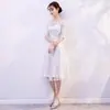 Vestido Estilo Novo 2026, Vestido Gola Redonda, Vestido Branco de Comprimento Médio Curto para Madrinha, Vestido de Noite para Performance Artística de Banquete