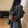 Bolsa Pequena Casual Simples Transfronteiriça para Mulheres 2025 Outono Nova Moda Bolsa de Balde de Mão para Pendular Textura Bolsa Transversal