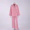 Novos Produtos Europeus e Americanos Transfronteiriços de 2026, Conjunto Casual de Duas Peças com Lapela, Manga Longa e Calça em Xadrez Contrastante, Pijama e Roupa de Casa