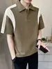 Camiseta Masculina de Manga Curta Verão Marca Trendy Ins Gola Polo Pulôver com Combinação de Cores Camisa de Manga Meia Manga para Homens