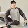 Pijama Masculino Outono e Inverno Novo Estilo Algodão Puro Roupa de Casa Gola Redonda Confortável Manga Longa Calça Longa Conjunto Casual Pode Ser Usado Fora