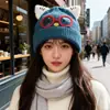 2025 Nuevo Lindo Sombrero de Gato con Orejas y Gafas para Mujer Otoño e Invierno Cálido Protección para los Oídos Sombrero de Punto que Muestra la Cara Pequeño Sombrero de Lana para el Frío