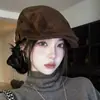 Gorra de Ante Retro Hacia Adelante para Mujer Otoño Invierno Adelgazante Facial Ala Suave Gorra de Boina Estilo Japonés Versátil Gorra de Periodista