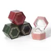 Caja de embalaje hexagonal de terciopelo con encaje dorado para joyería, caja de embalaje pequeña y exquisita para anillos, caja portátil para anillos de compromiso