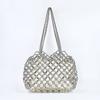 Bolsa de Ombro Feminina Nova Personalizada Versátil Moda Nicho Sensação de Luxo Prata Vazada para Trabalho Preguiçoso e Deslocamento