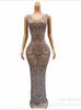 Vestido de Noite Transparente Sem Mangas com Pedrarias Prata Pérola Brilhante para Celebrar um Aniversário Sexy, Semana do Vestido Transparente