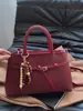 Bolsa de Celebridade da Internet Feminina Outono e Inverno 2025 Fivela de Cinto de Camurça Fosca Retrô Bolsa de Mão com Alça de Ombro Bolsa Tote Versão Coreana