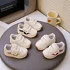 Zapatos de Caminar Mágicos de Velcro para Niñas de Primavera y Otoño, Zapatos Casuales Antideslizantes de Suela Suave para Niños, Tenis Casuales Versátiles, Zapatos Blancos