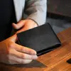 Cartera corta de cuero napa para hombre para exportación, billetera de cuero de hojas sueltas con 70% de descuento, monedero con bloqueo de color para Amazon Japón