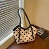 Bolso de hombro fresco de lunares estilo coreano para mujer, nuevo bolso de hombro de nicho de moda de verano 2026, bolso de mano cruzado versátil