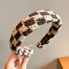 Faixa de cabelo xadrez de cetim para mulheres, faixa de cabelo antiderrapante para outono e inverno, uso diário, faixa de cabelo para lavar o rosto, acessório de cabelo de coroa alta