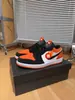 Air Aj1 Jordan 1 Low Gancho Inverso Rayo Para Hombre y Mujer Amortiguadoras Antideslizantes Resistentes al Desgaste de Caña Baja Deportivas Baloncesto Tenis