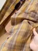 Camisa a cuadros casual versátil de nuevo estilo Otoño 2026 para mujer, corte holgado, adecuada para usar en capas, A13616