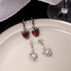 Pendientes de amor de piedra roja oscura dulce y fresca de aguja plateada, nuevos pendientes de estrella de cuatro hombres, pendientes de corazón de durazno, pendientes plisados de diamantes al por mayor