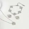 Pulseira Popular Transfronteiriça de Aço Inoxidável com Trevo de Quatro Folhas de 13mm, Face Dupla a Laser, Cinco Flores para Mulheres, Joias de Luxo Leve que Não Desbotam, Atacado