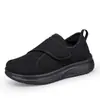 Sapatos de Caminhada Alargados para Idosos Verão Malha Flyknit Leves Modernos Simples Sapatos de Reabilitação Sapatos Modernos para Mães Sapatos para Idosos