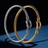 Pulseira Trançada com Fivela de Ferradura Estilo Europeu e Americano Pulseira Simples de Moda em Aço de Titânio Pulseira Ajustável em Aço de Titânio Estilo Europeu e Americano Pulseira de Fio de Aço