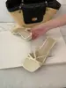 Primer encuentro: una sandalia de una tira cruzada, moderna, para mujer, perfecta para el verano, con tacón de cuña, adecuada para usar al aire libre y versátil para cualquier atuendo - la nueva colección 2026 presenta un diseño robusto