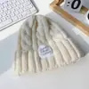 Gorro de punto trenzado cálido para otoño e invierno, adelgazante para la cara, versátil, para mujeres con circunferencia de cabeza grande, gorro de lana tejido, adelgazante para la cara, gorro engrosado que cubre las orejas