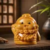 Talla de Sándalo Dorado Estilo Chino Versión Q de Viaje al Oeste con Tang Sanzang, Wukong y Bajie - Adorno de Escritorio de Oficina y Pieza Decorativa