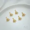 Sinos da Série de Natal Banhados a Ouro 14K que Preservam a Cor, Luvas de Boneco de Neve, Chapéus, Pirulitos, Pingentes, Pingentes e Acessórios para Joias DIY