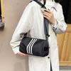 Bolso Pequeño Cuadrado Vintage 2025 Joker para Mujer, Gran Capacidad, Cruzado, Bolsa de Nailon, Bolso de Hombro Casual para Viajes, Cuero Suave Transfronterizo