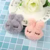 Nuevos accesorios de ropa de conejo de peluche lindos coreanos para ropa infantil accesorios para equipaje accesorios para colgar en el teléfono móvil accesorios rojos de moda al por mayor