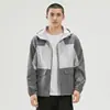 Nuevas Chaquetas Casuales Holgadas para Hombre y Mujer Primavera-Verano 2026 con Tejido Resistente al Agua y Diseño Funcional de Bloques de Color