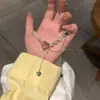 Collar de Perlas en Forma de Corazón Empalmado para Mujer, Accesorio Elegante con un Diseño de Lujo Ligero y de Nicho, Cadena Decorativa para Clavícula