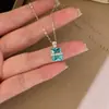 Viga de Equilibrio Azul Marino Color Paraíba Aretes Azúcar Helado para Mujer, Dorados Transparentes y Estilo de Lujo Ligero, Aretes Elegantes y Versátiles