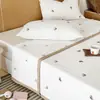Cubrecama Acolchado de Algodón Arrugado de Doble Cara Estilo Coreano con Bordado, Juego de Tres Piezas, Suave y Amigable con la Piel para Dormir Directamente en la Cama