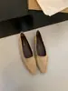 Sapatos Femininos de Couro Pequenos Retro Francês Camurça Bico Quadrado Baixo Slip-On Versáteis para Trabalho e Dia a Dia 2026 Novos