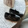 Novos Sapatos de Couro Infantis Primavera 2025, Simples e Versáteis, Boca Rasa, Solado Macio, Sapatos Fashion de Vovó