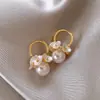 Brincos de Franja Dourados com Pérolas Estilo Francês para Mulheres, Brincos Vintage de Luxo Leve de Alta Qualidade, Joia de Orelha Exclusiva, Bonita e de Nicho