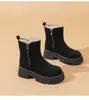 Botas de Neve Femininas 2026 Novo Estilo Outono e Inverno Fashion Versátil Curtas Retrô Pelúcia Grossa Quente Salto Grosso Botas de Algodão