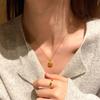 Collar de perlas de camelia retro francesas para mujer, diseño de nicho, cadena de clavícula de alta gama, elegante y combinable.