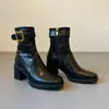 Primeiro Encontro Temporada Jingyin Praça Inferior Bico Quadrado Salto Alto Botas de Cano Curto Femininas Luxo Leve Salto Grosso Emagrecedoras Botas Superfície Macia Versátil Emagrecedoras Botas Novo Estilo