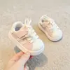 Sapatos para Bebês Meninos Sapatos Primavera e Outono Novo Bebê Solado Macio Meninas Biqueira de Concha Sapatos de Lona Casuais para Crianças Pequenas Sapatos Esportivos