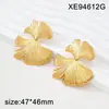 Brincos em formato de folha de ginkgo dourados, aço inoxidável banhado a ouro, design de luxo leve, brincos da moda para o dia a dia