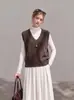 Estilo elegante, gola V marrom escuro, suéter de malha liso para mulheres, nova coleção de outono 2026, estilo colete 8178
