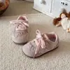 Tênis de Cadarço Infantil 2026 Verão Novo Respirável Malha Simples Tênis Esportivo para Meninas Calçados Casuais com Solado Macio